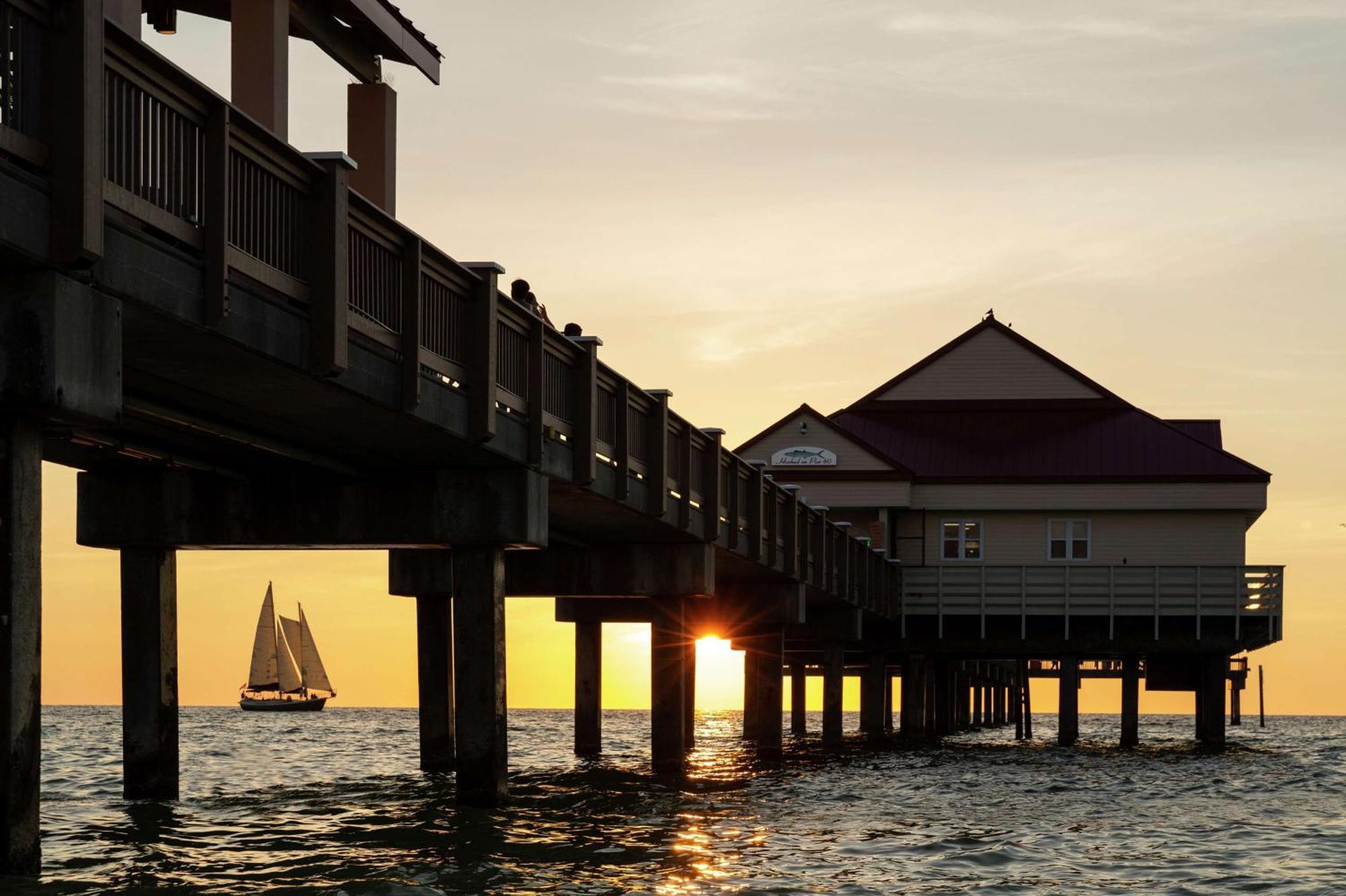Hilton Clearwater Beach Resort & Spa Esterno foto